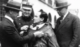Harry Houdini: Master of Magic and Escape